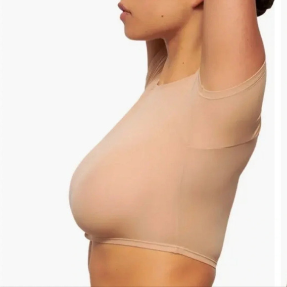 SKIMS fits everybody super cropped t shirt - Picture 2 of 7